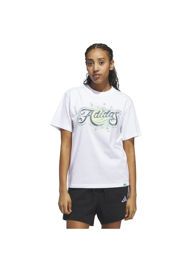 اديداس تيشيرت نسائي بأكمام قصيرة مطبوع عليه    أبيض